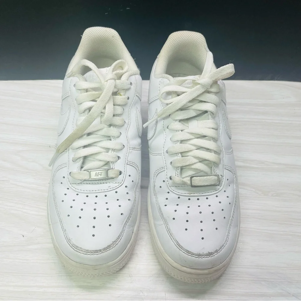 Nike Air Force 1 '07 Low Triple White Men size 7.5 CW2288-111